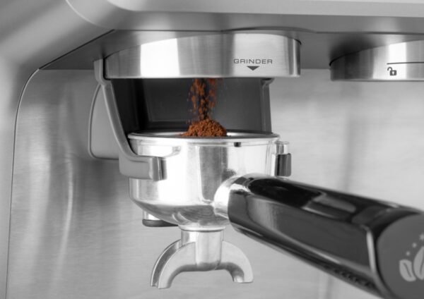 ETA Espresso Coffee Maker | ETA718190000 BARICELO | Pump pressure 15 bar | Semi-automatic | 1550 W | Stainless Steel - Image 8
